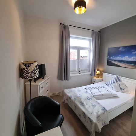 Wenningstedt-Braderup Hotel-Cafe-Lindow מראה חיצוני תמונה